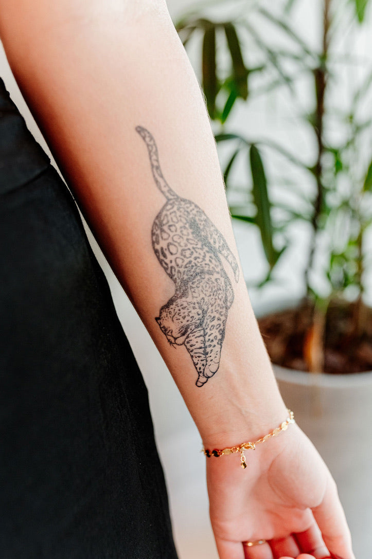 Onça Preguicinha semipermanente na pele — tatuagem que dura até 7 dias