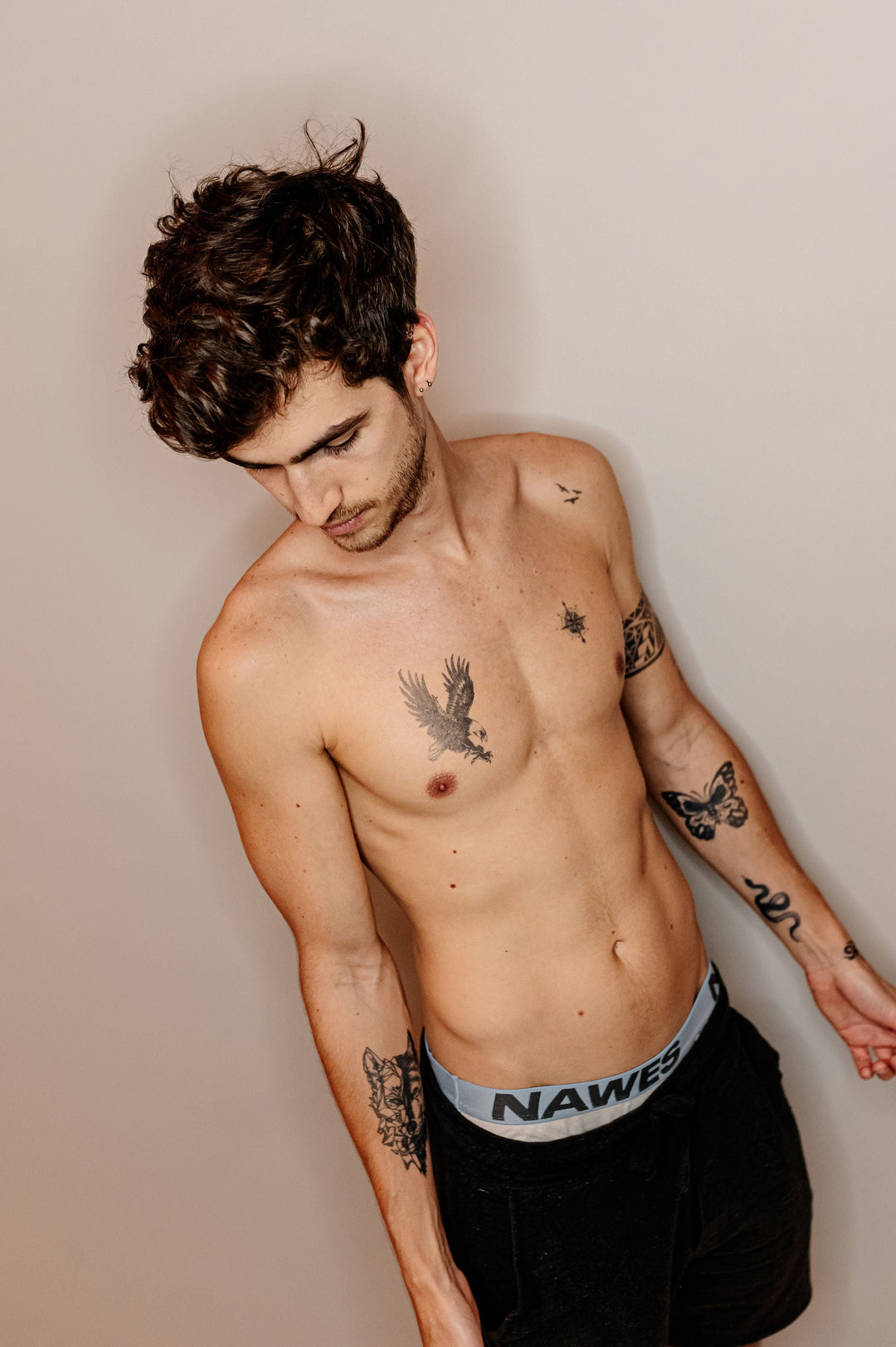 Tatuagem semipermanente aplicada no braco — comparativo com henna e jagua